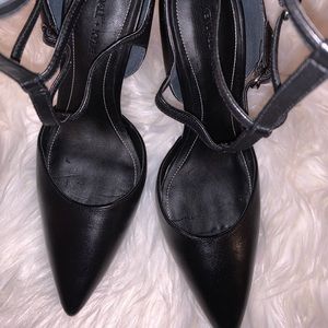 Kendall & Kylie black caged pointed leather heels